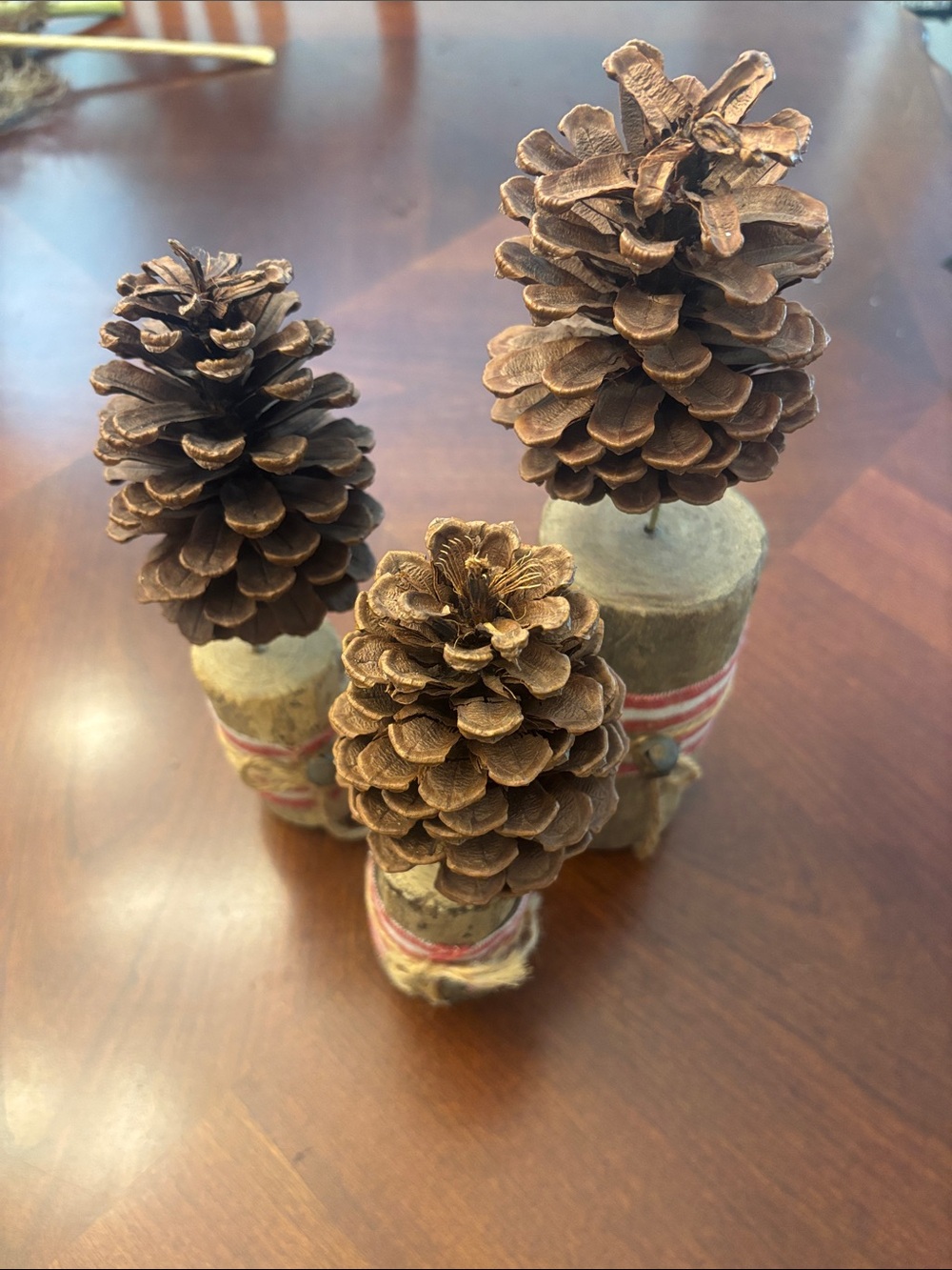 Rustic Brown Pinecone Holiday Table Decor - Home Holiday